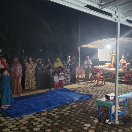 Suasana Malam Peringatan Haul Abah Guru Sekumpul ke-20 di Desa Pasiraman